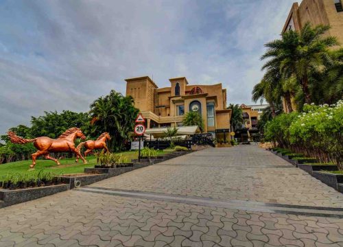 What to Consider Before Booking a Resort in Pune