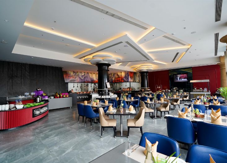 Pyramisa restaurant in Pune at Corinthians Pune Resort & Club